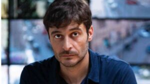 Lino Guanciale Scuola di Seduzione - Sevenonline.it